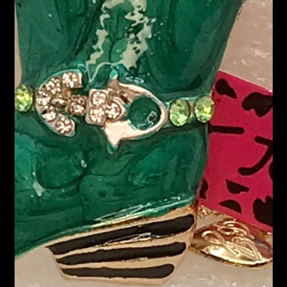 Cowboy/Cowgirl Boot Pendant.(similar to B Johnson style) - Picture 2 of 6